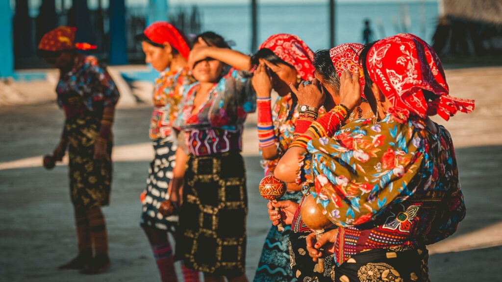 Kuna Yala woman photo